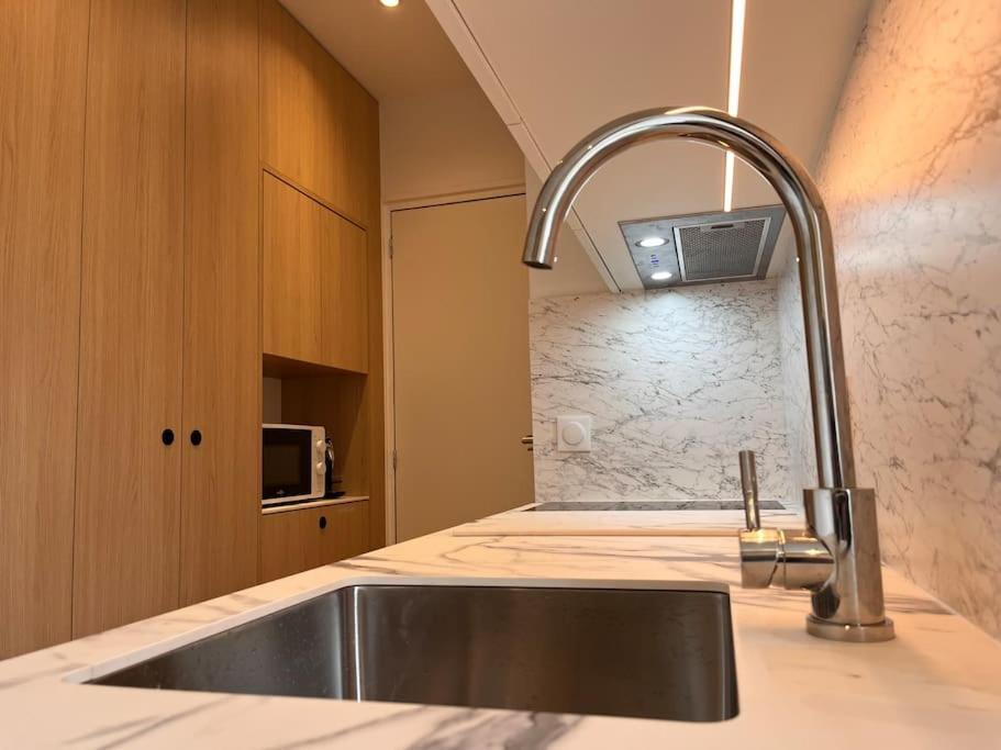 Peaceful Area 5 Min To Train Station Apartment *